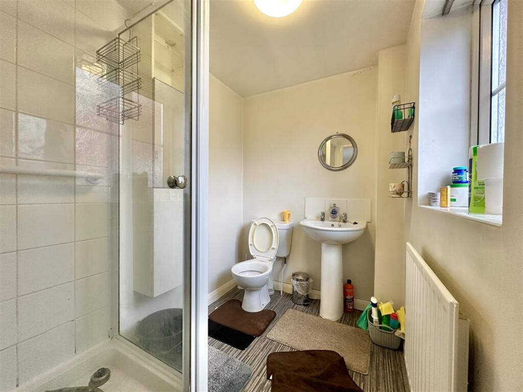EN SUITE