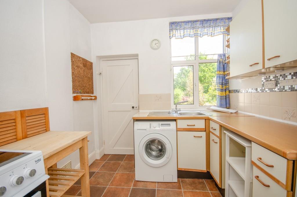 Kitchen pic 2.jpg