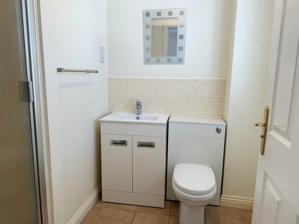 En Suite 1.JPG