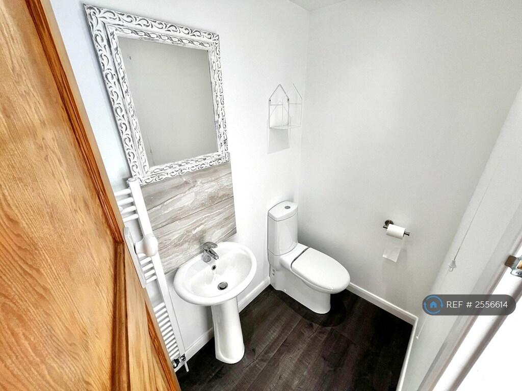 2nd Bathroom
