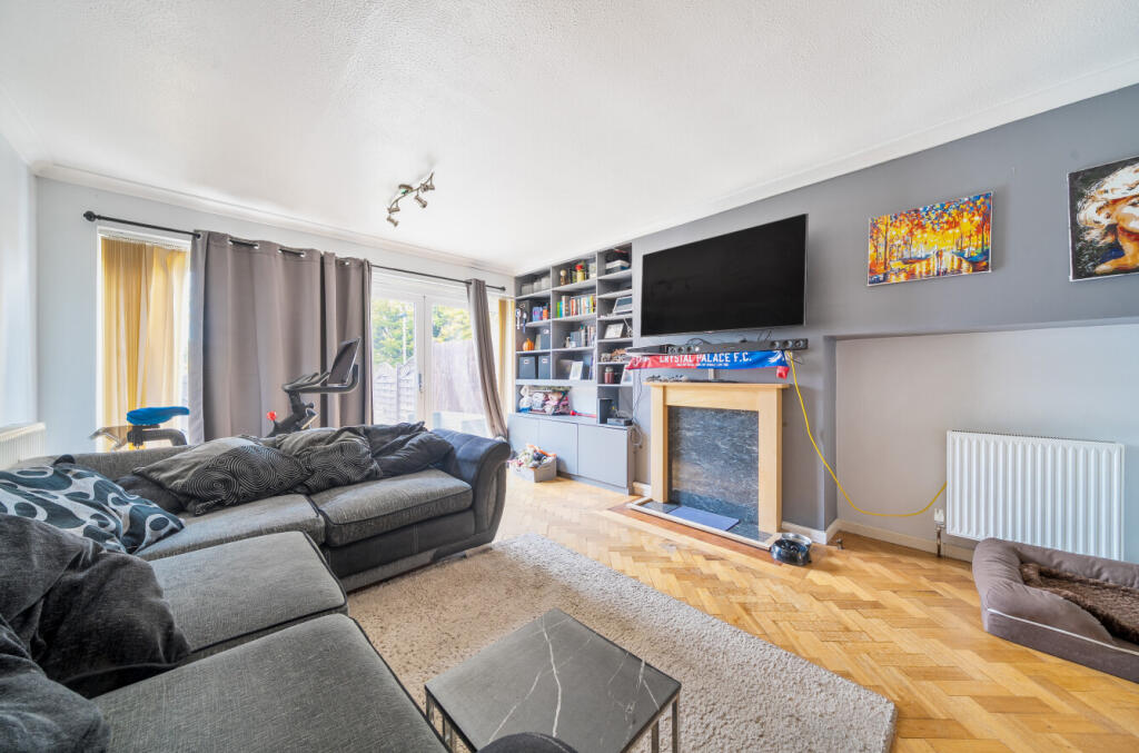 1369959-14-690202...