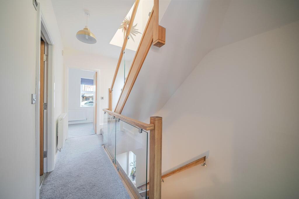 FIRST FLOOR LANDING
