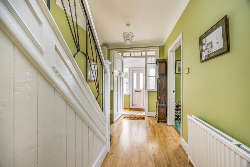 16 Southdown Road, Cosham-Small-PorticoMarketing-N