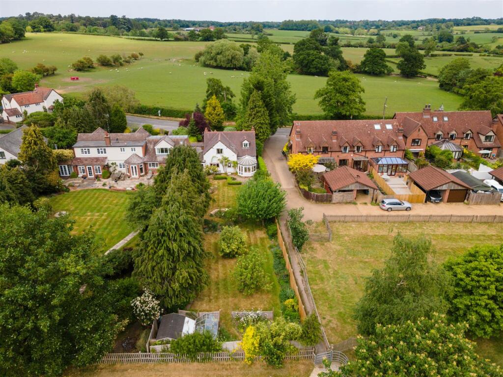 Claredon Cottage_4.jpg