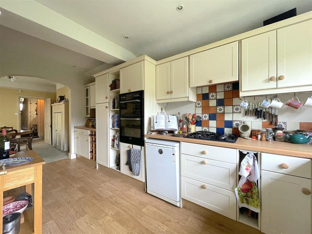 Kitchen (4).jpeg