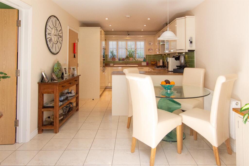 42 St Pauls - Kitchen -Dining area.jpg