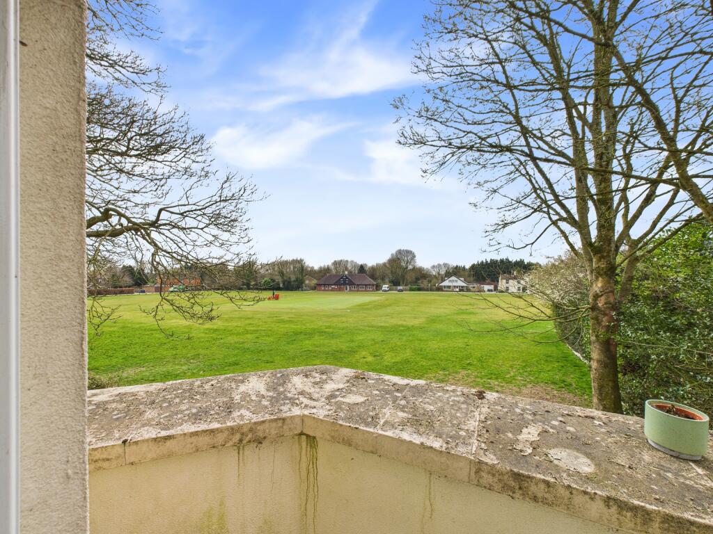 CAM02909G0-PR0353-STILL008