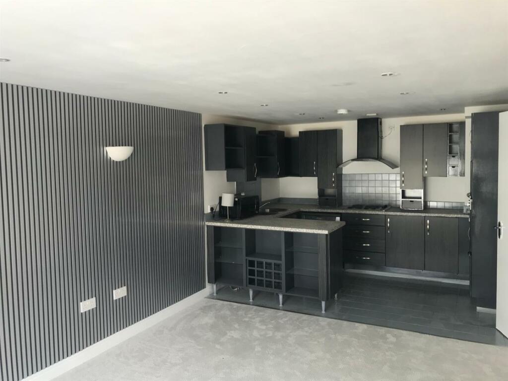 Kitchen Lounge