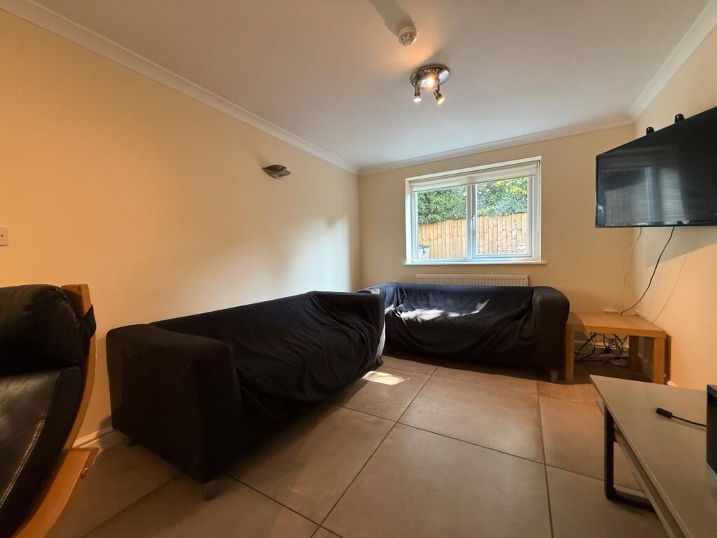 Call 02920 668585 to secure your viewing _22