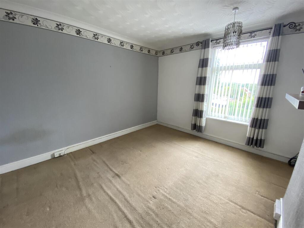 Bedroom no.1 front double: