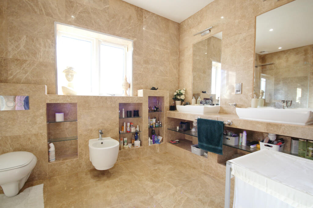 Ensuite