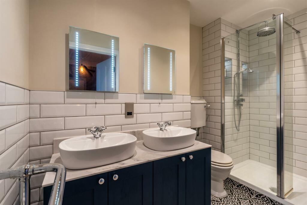 Master En-Suite Shower Room