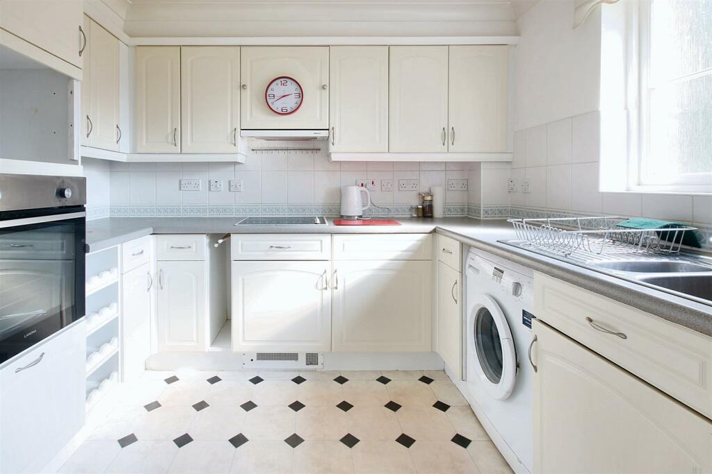 Kitchen.JPG