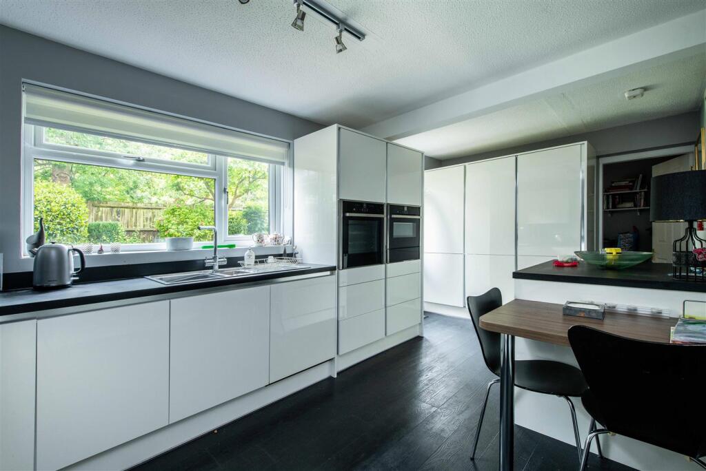 Kitchen/Dining