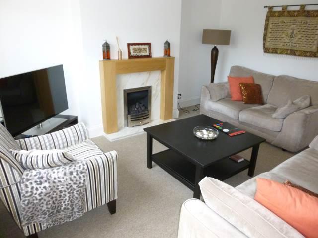 lounge 3.JPG