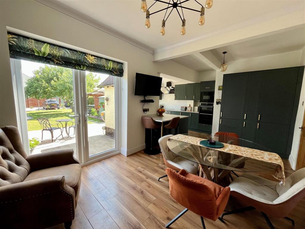 Breakfast Kitchen.jpg