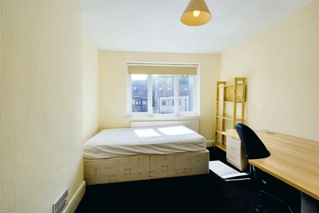 Bedroom 6_4.jpeg
