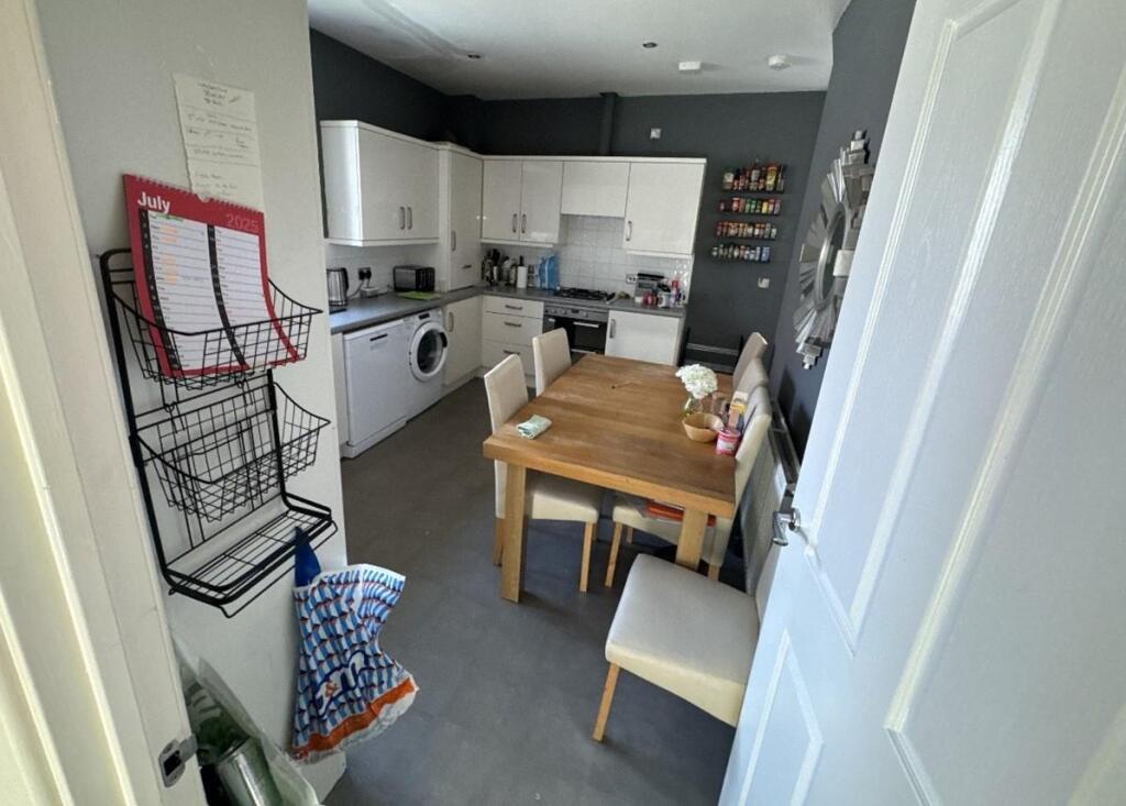 KITCHENn.jpg
