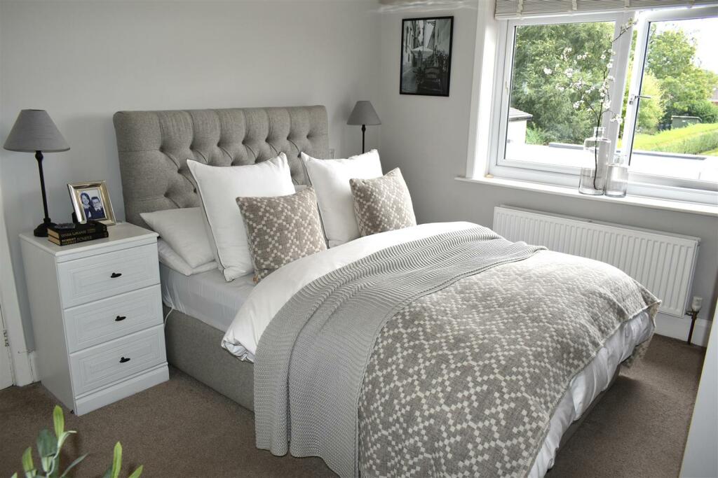 master bedroom.JPG