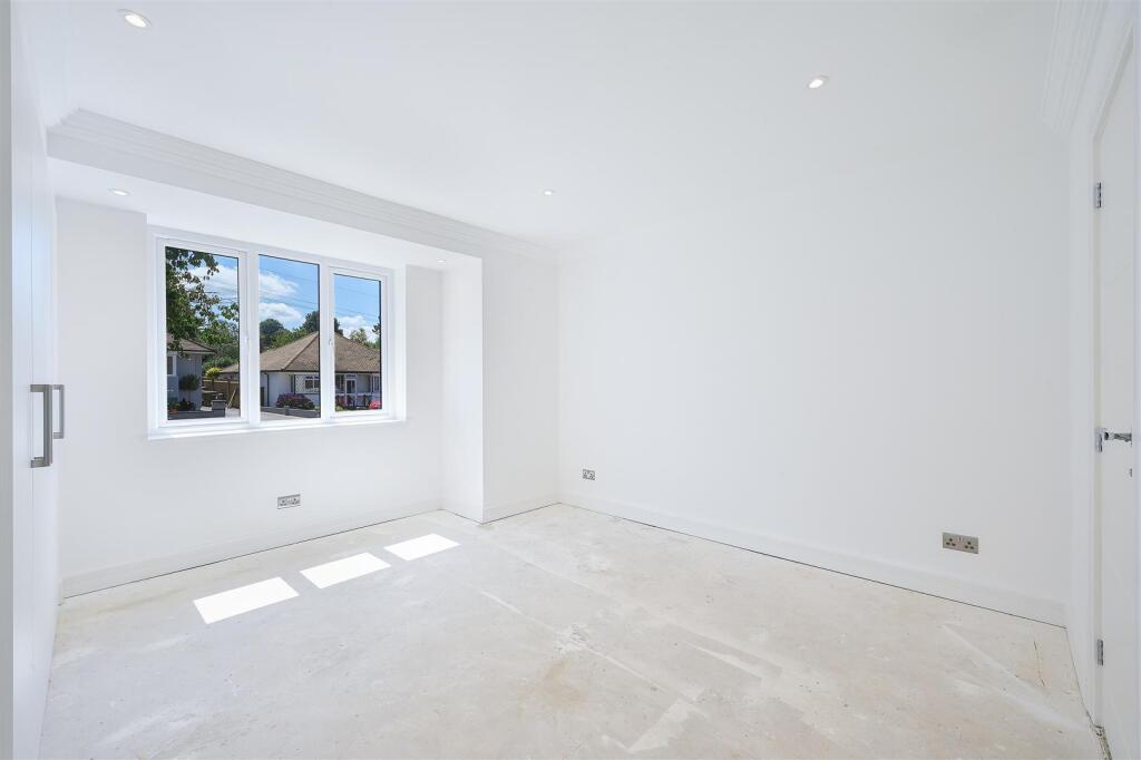 CLAREMONT GARDENS, 22- (6).jpg