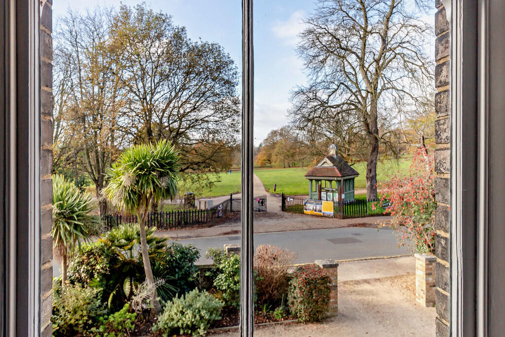 8671362-interior1...