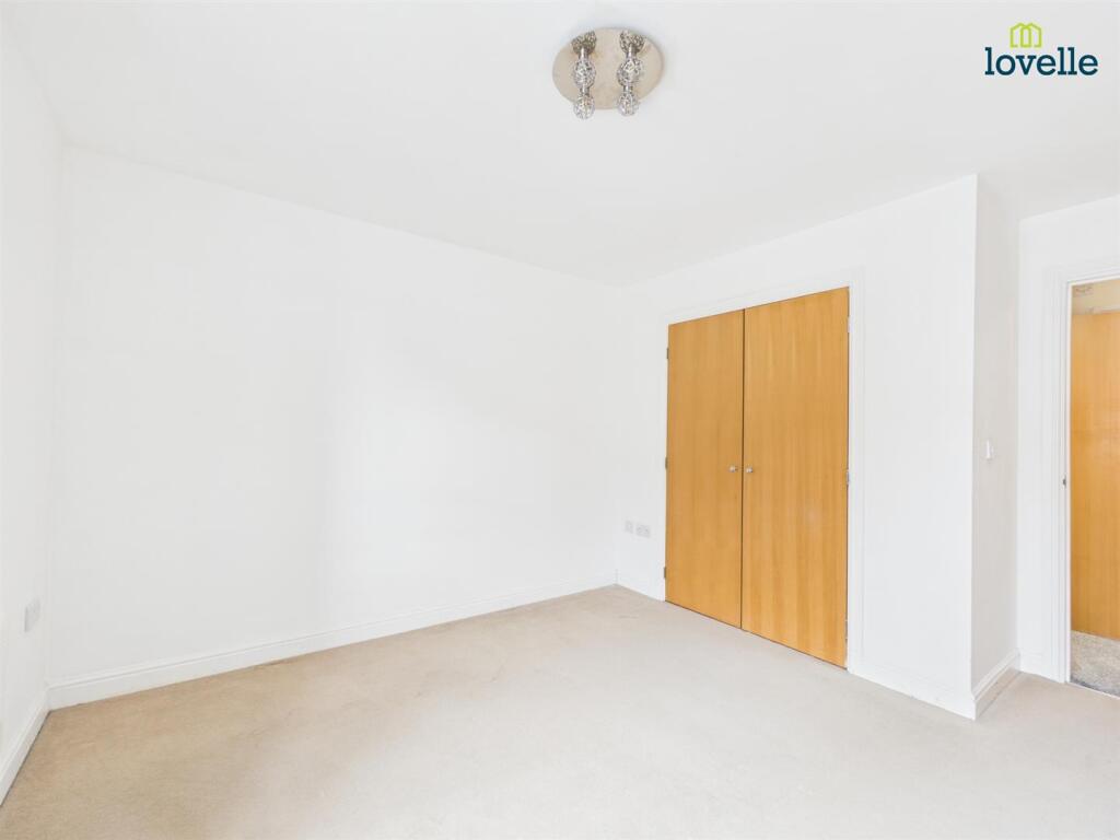 139 Bedroom pic 2.jpg