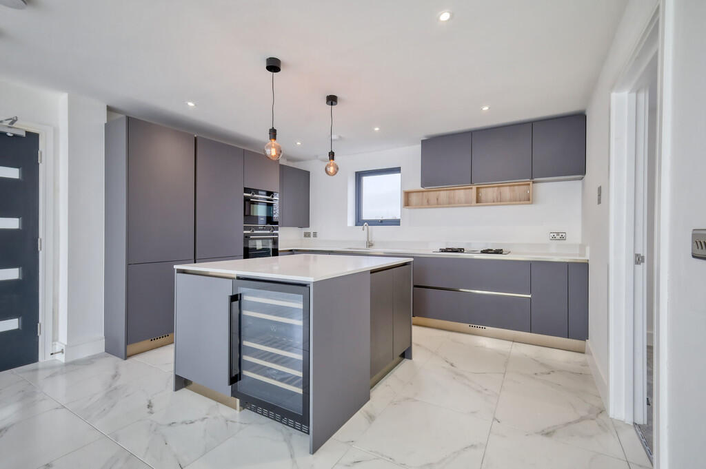 5 Thames View kit...