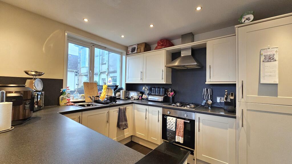 Kitchen / dining room