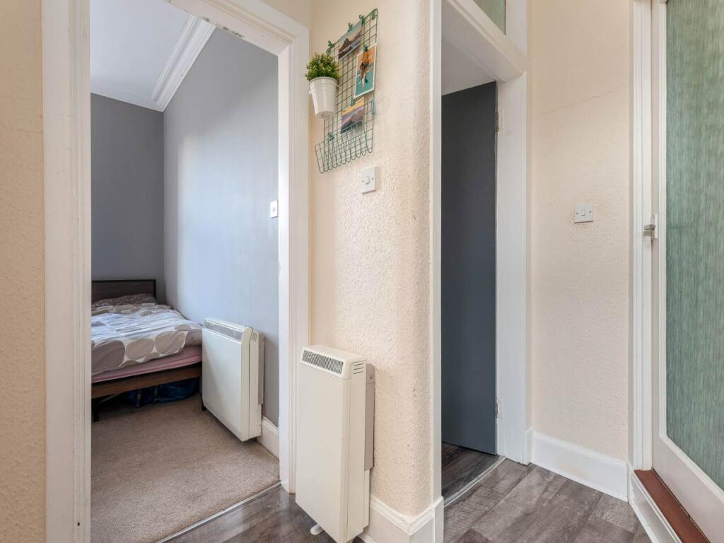 61135_CaledonianCres