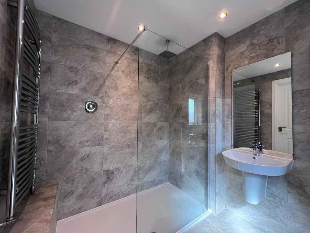 ENSUITE (4).jpg