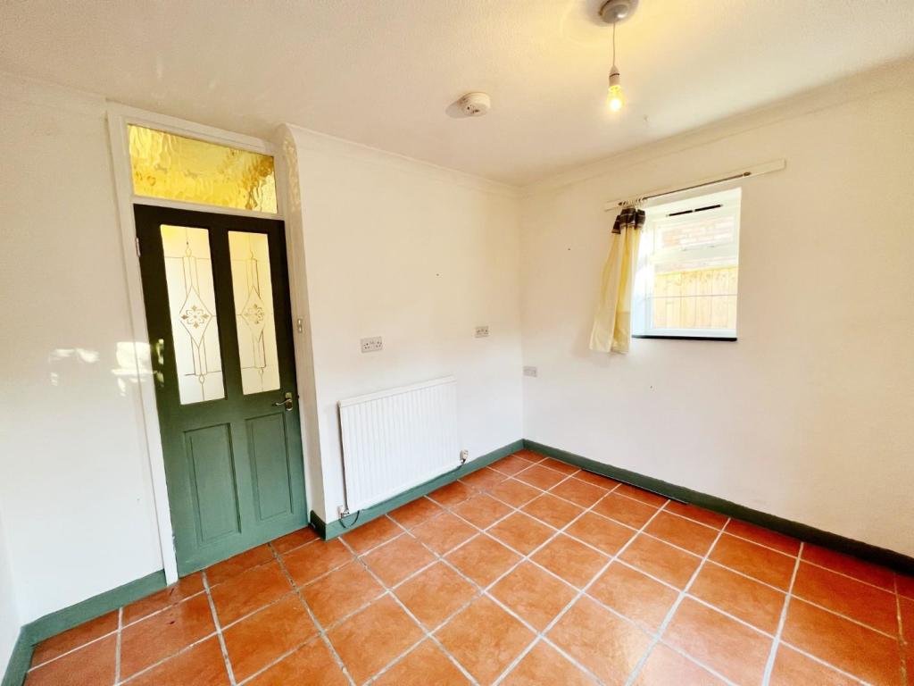 Bedroom 2 pic 2.jpg