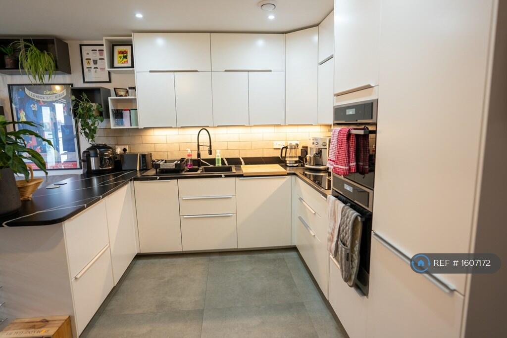Kitchen 1