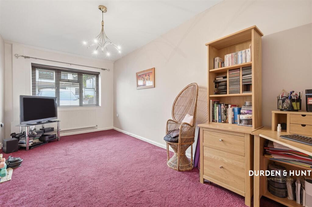 Northumberland Avenue