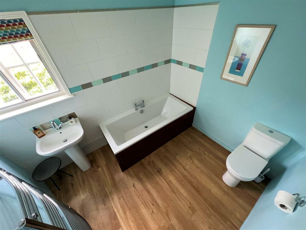 Annexe Bathroom.JPG