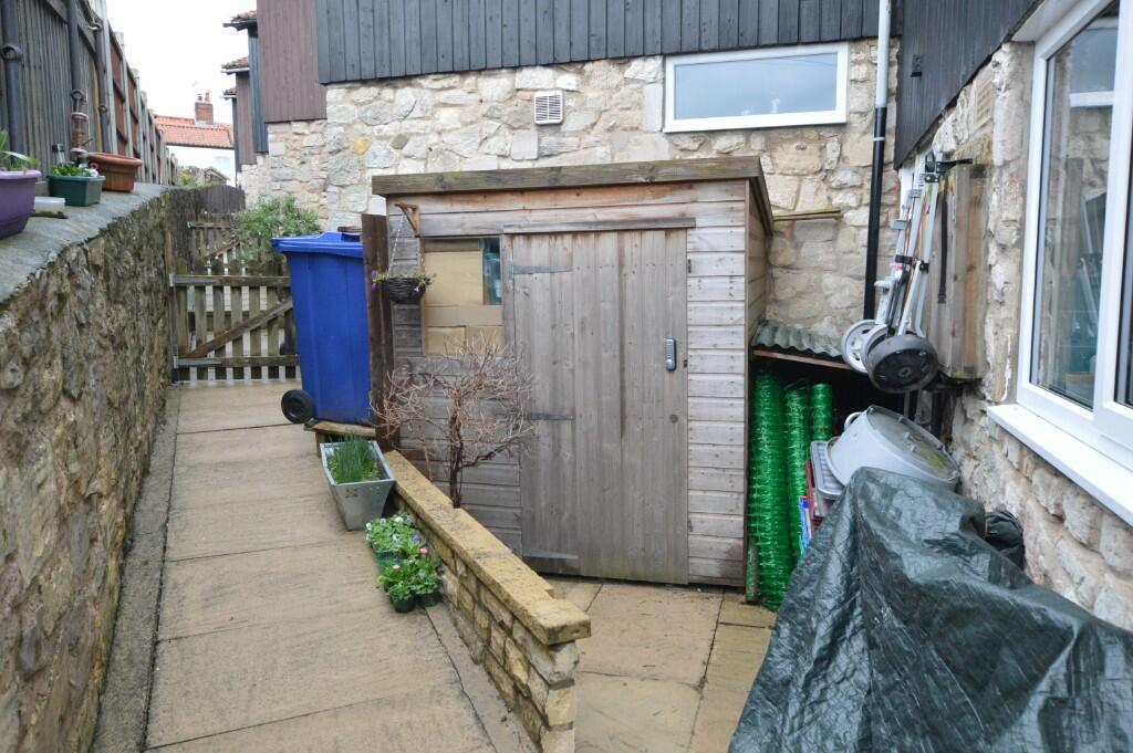 Rear garden - shed