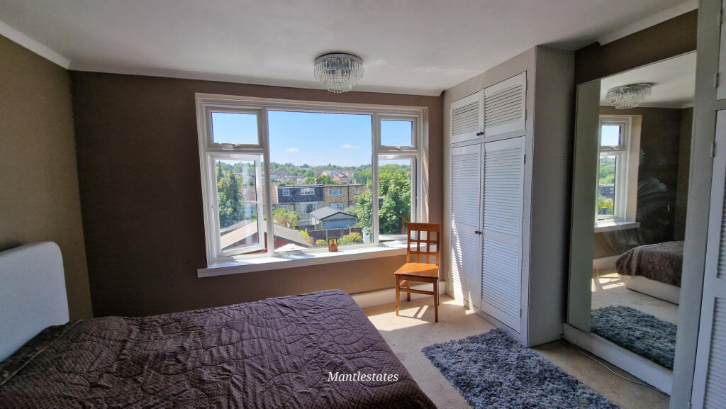 REAR BEDROOM