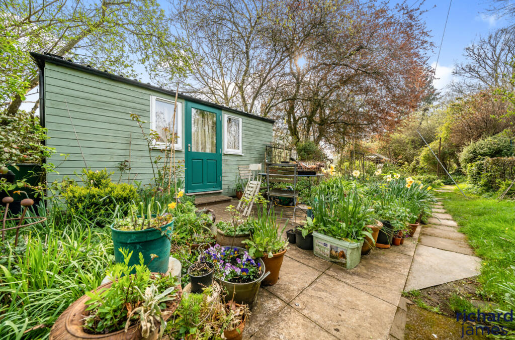 70e8a7c9-f076-4ca...