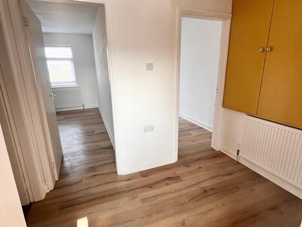 Flat 3 Hall.jpg