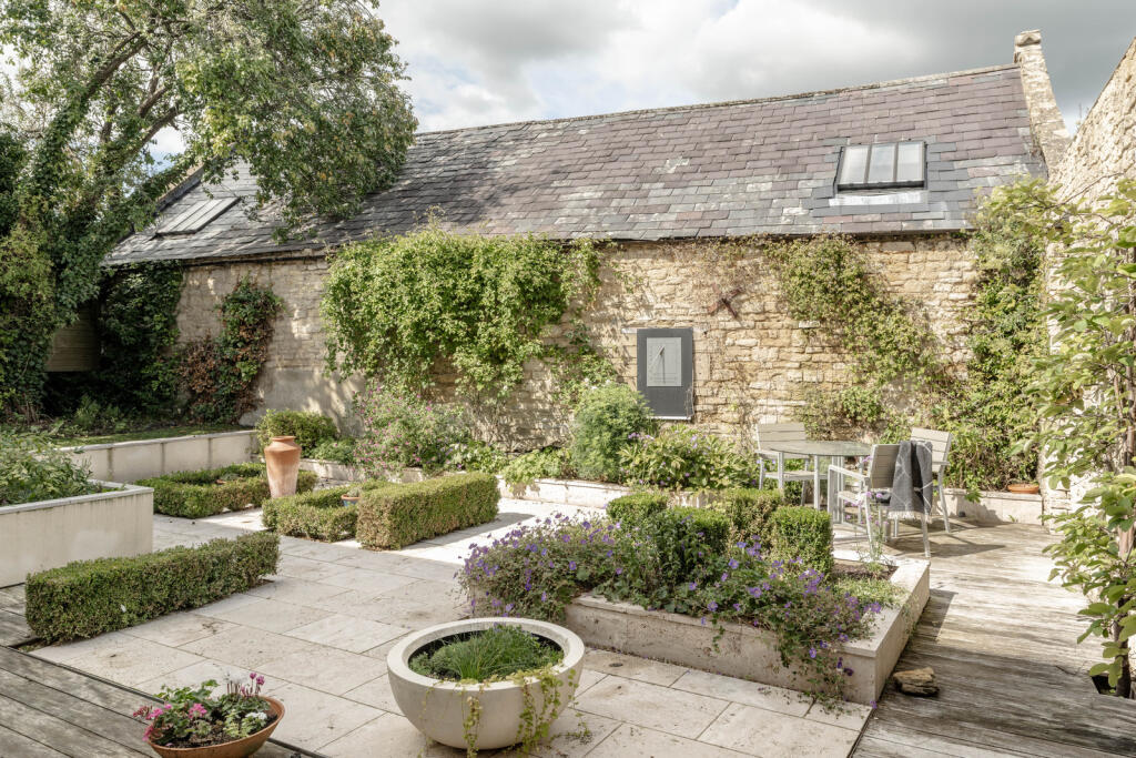 310208 - TMH_ORCHARD HOUSE-52.jpg