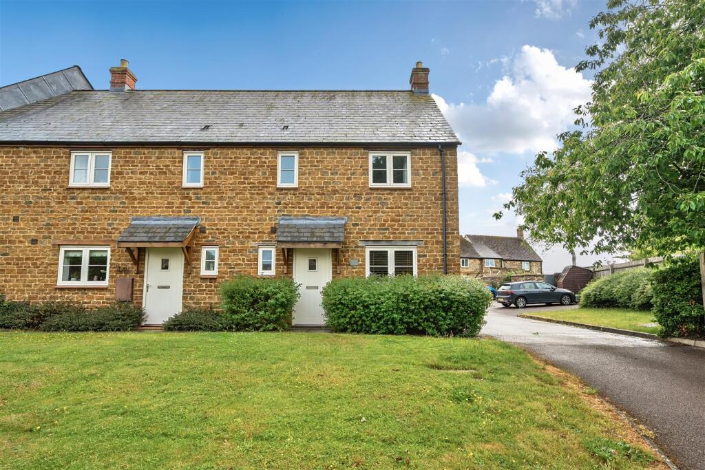 Gildene Cottage, 1 Canons Ashby Road, Moreton Pink