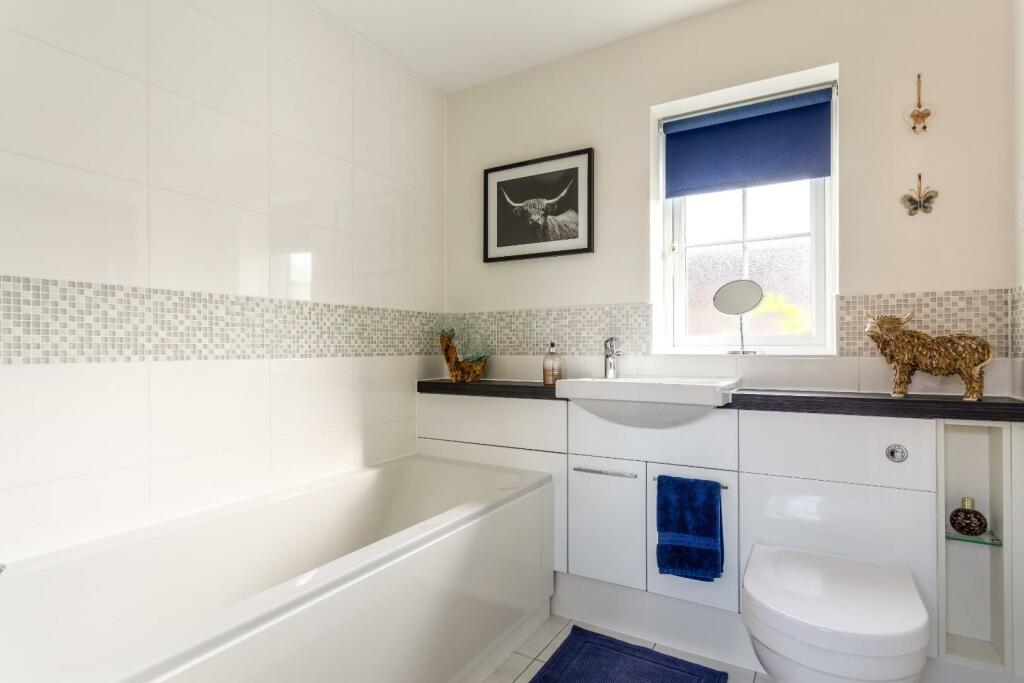 Charlwood Drive-15.jpg