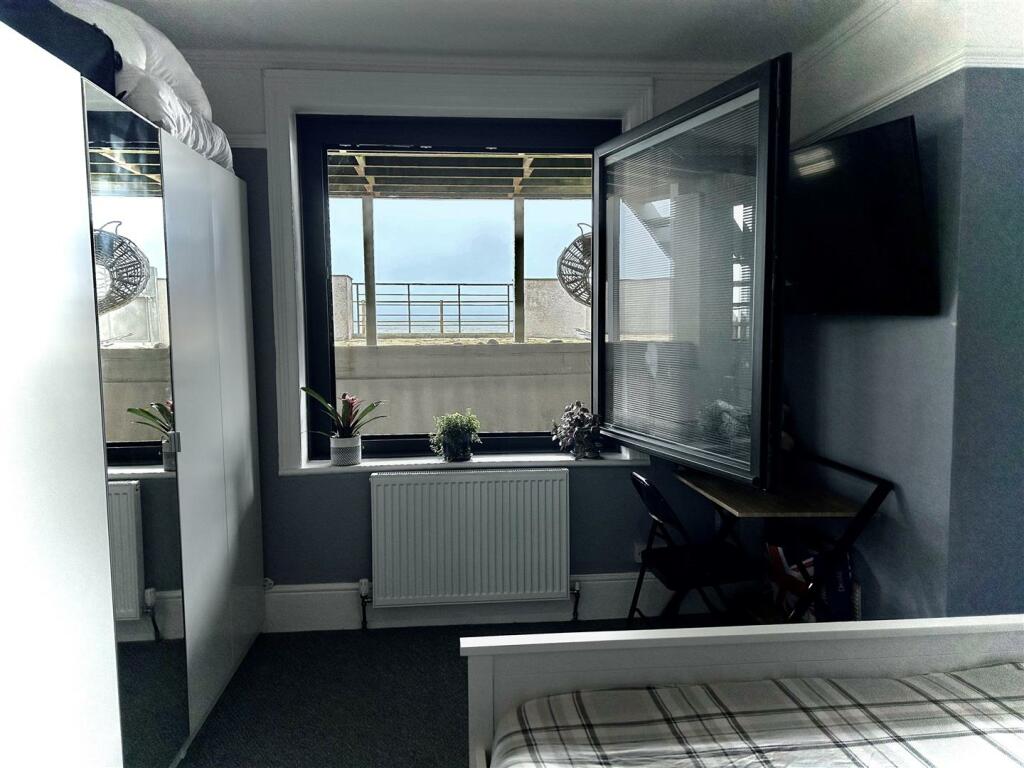 bed window.jpg