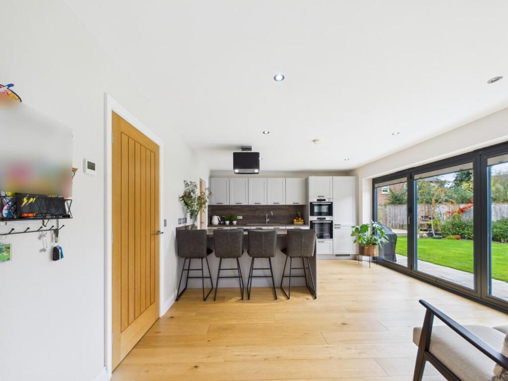 Kitchen/Breakfast Area