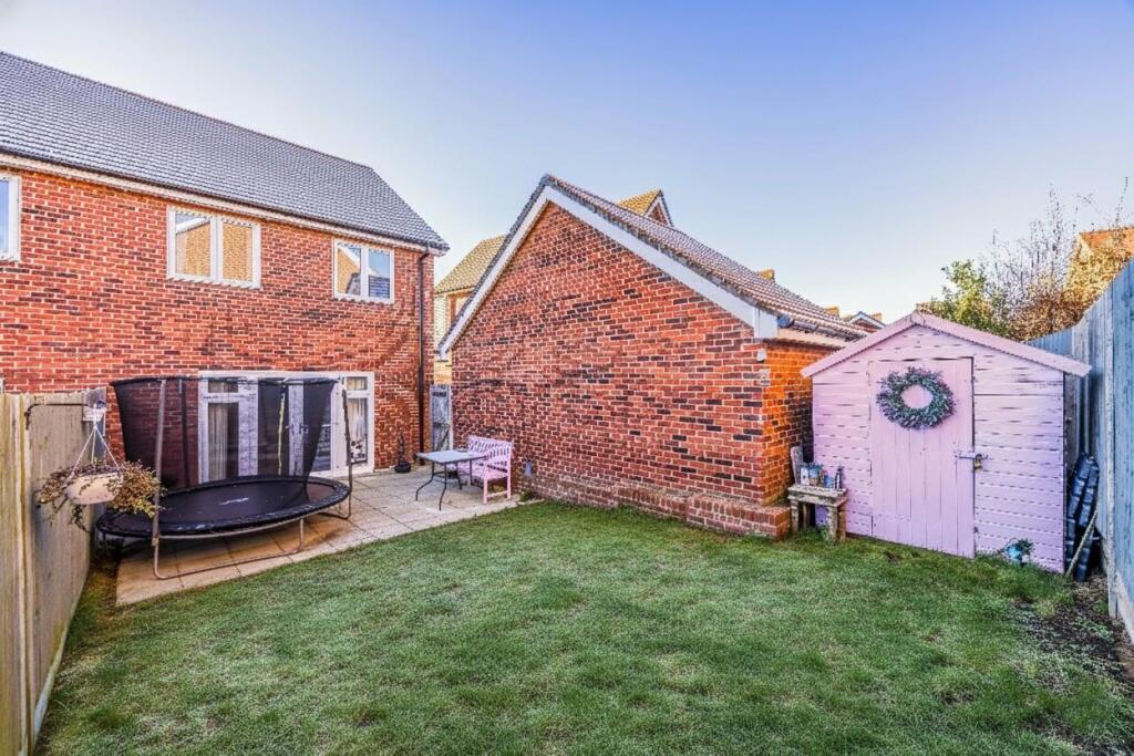 Admirality Crescent Garden.jpg