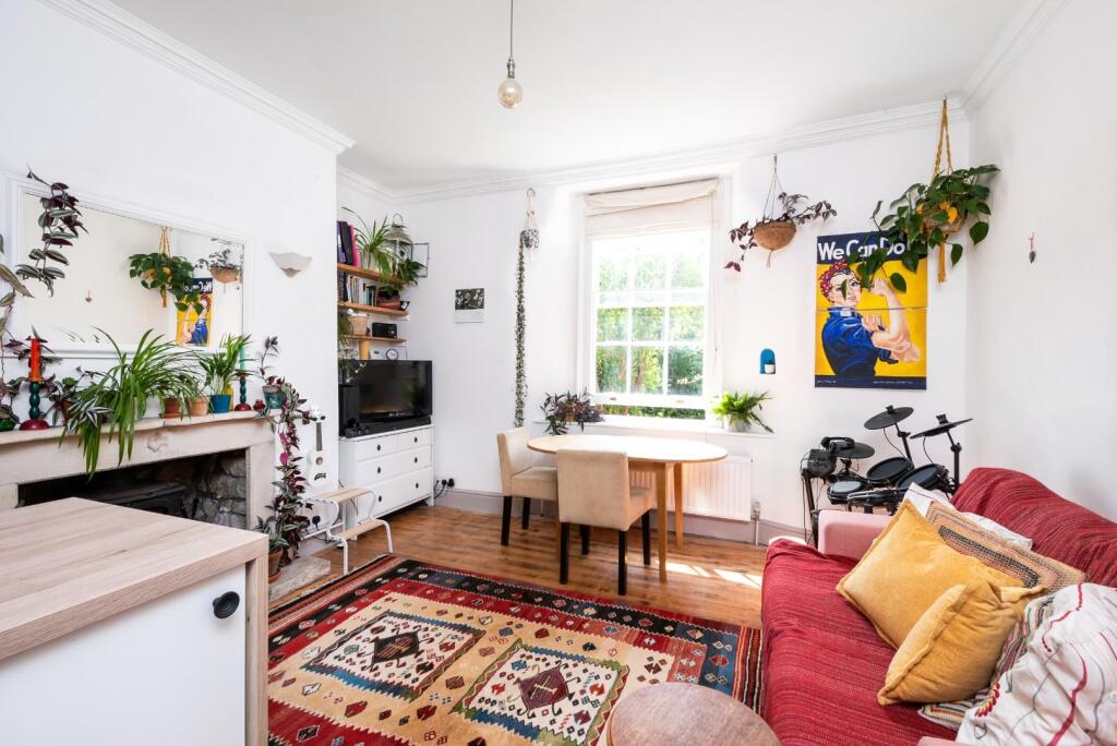 Basement Flat, 8 Kensington Place, Bath, BA1 6AW-3