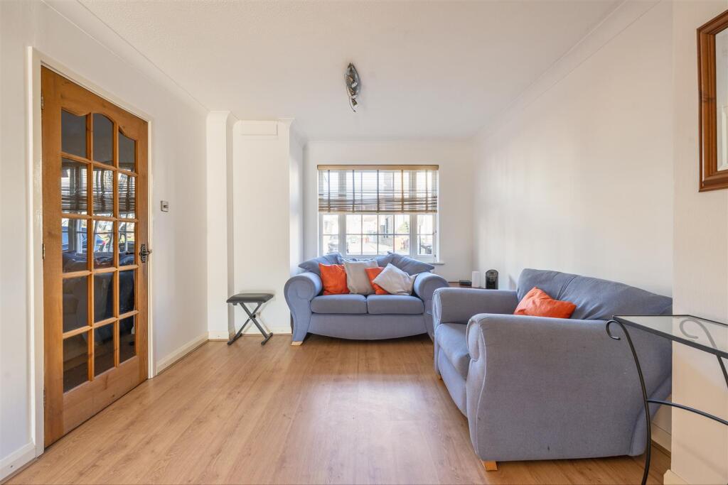 Handsworth Avenue, E4