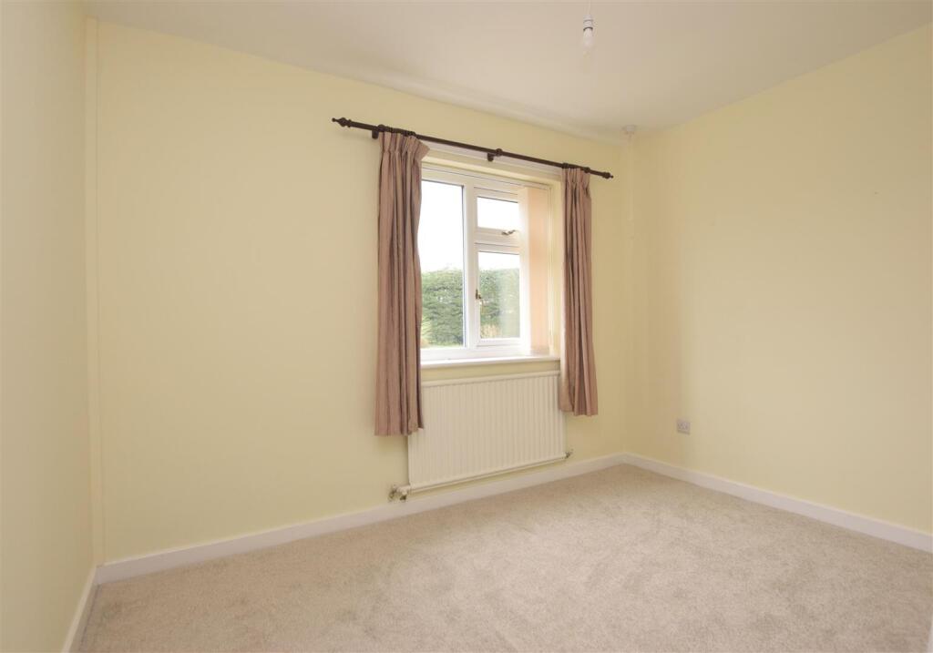 Bedroom 2.JPG