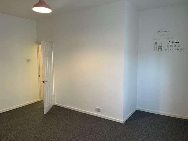 Room1b.jpg