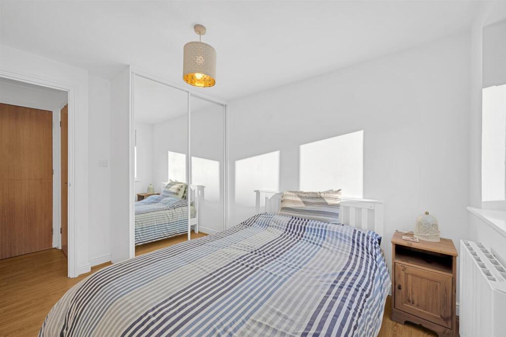 Stanley Close, London