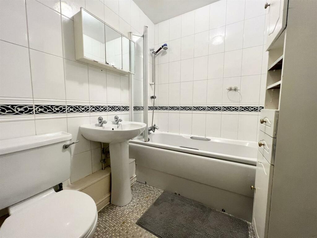 USE bathroom# (6).jpg